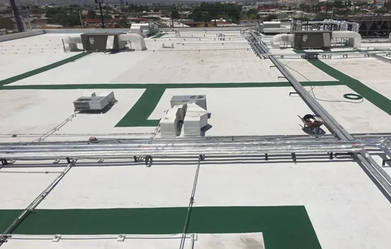 Azotea comercial con sistema prefabricado